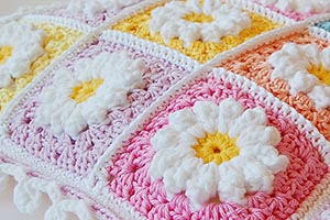 Daisy crochet pillow free pattern