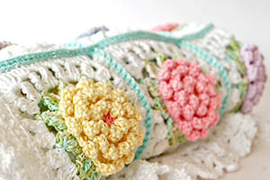 Flowery granny square baby blanket pattern