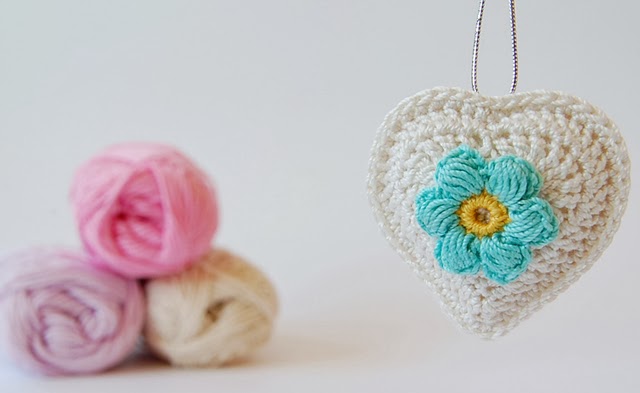 Beautifu crochet hearts free pattern