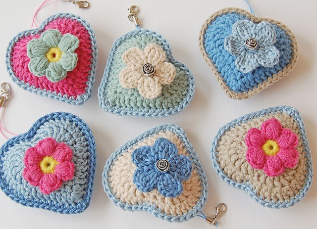 Beautiful crochet hearts free pattern