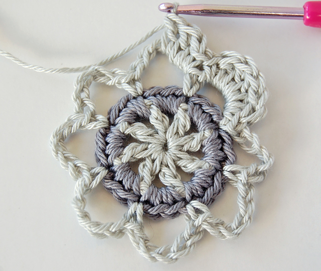 Beautiful crochet motif step by step photo tutorial