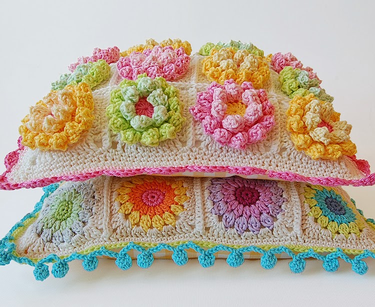 Beautiful crochet pillow free pattern