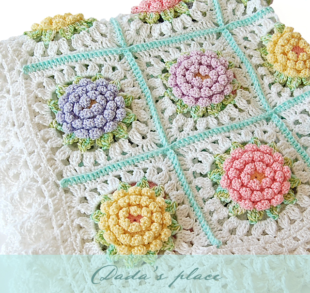 Beautiful flowery crochet blanket pattern