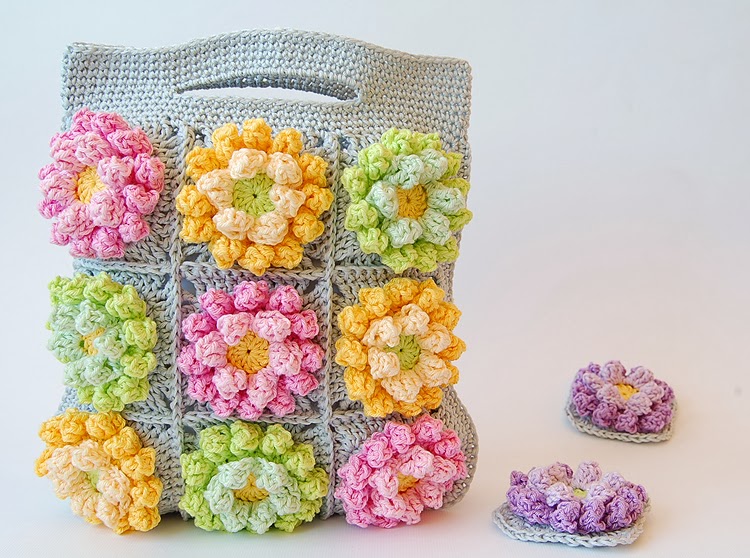 Blooming garden crochet bag
