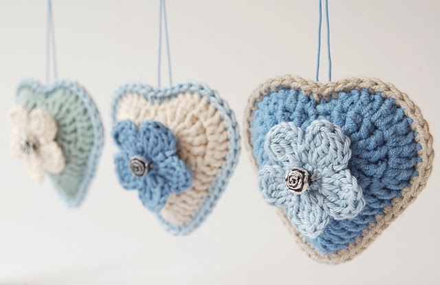 Colorful crochet hearts free pattern