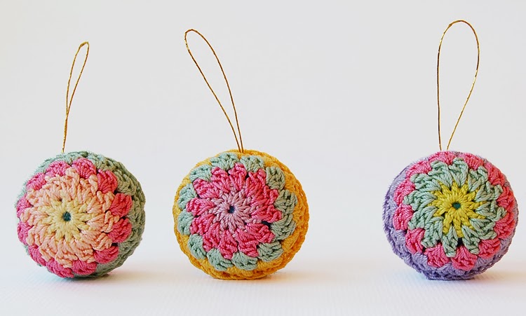 Crochet christmas balls