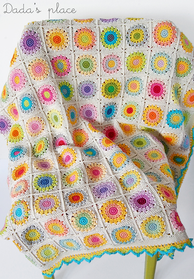 Crochet granny square blanket