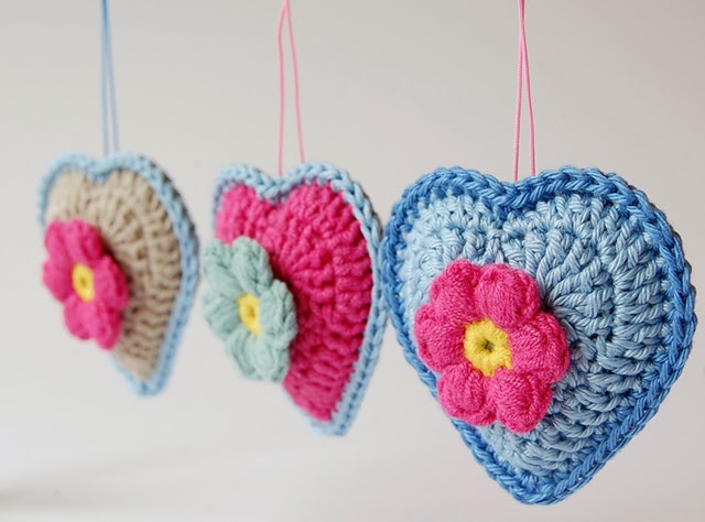 Crochet hearts free pattern