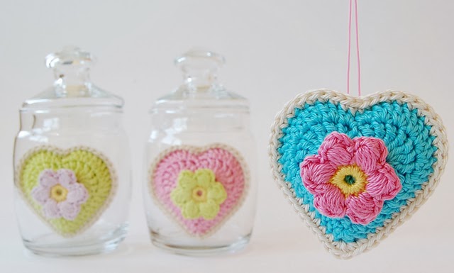 Dadas place crochet hearts