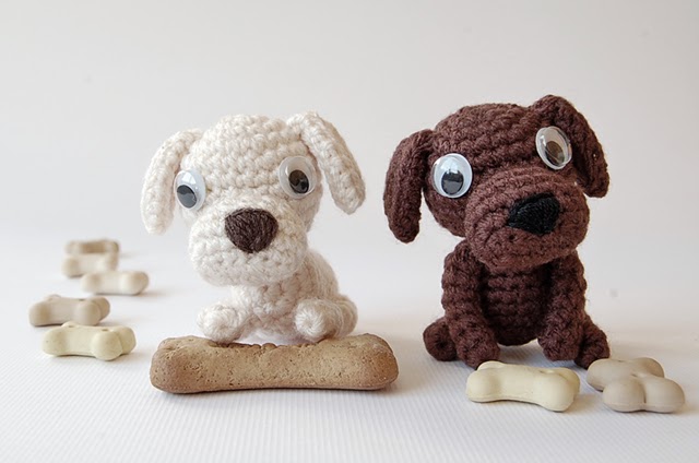 Dadas place cute amigurumi dogs