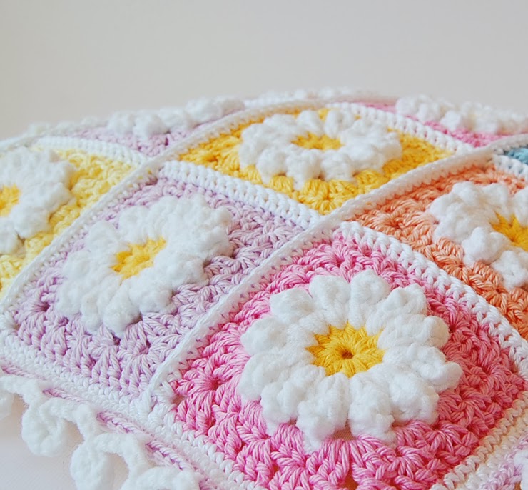 Easy Textured Granny Square Pillow 