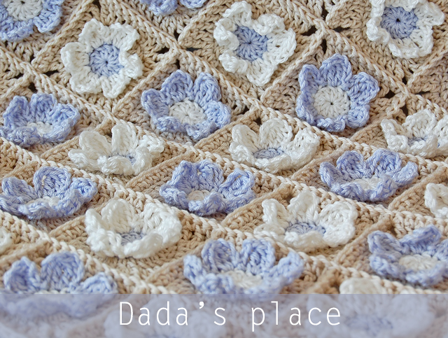 Flowery granny square baby blanket pattern