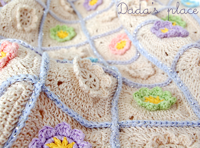 Flowery granny square baby blanket