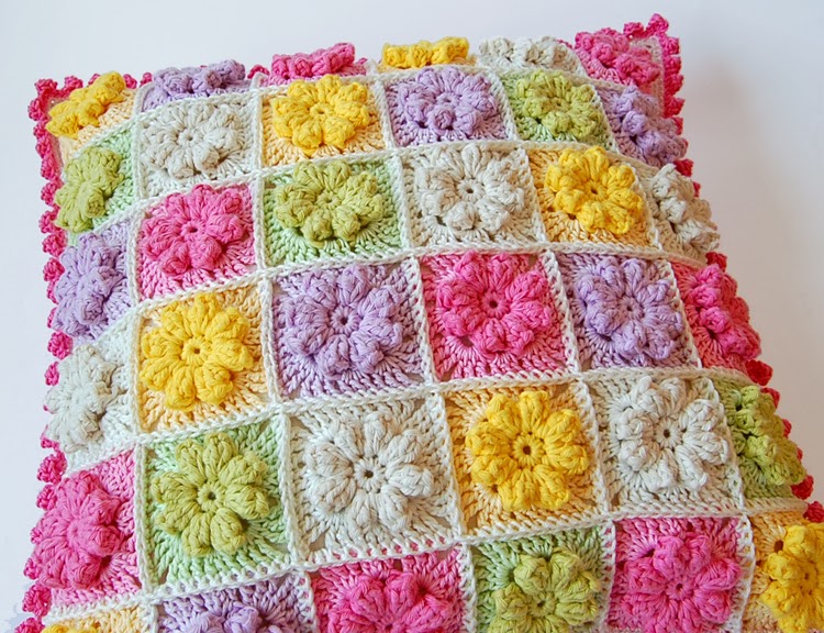 Little flowery granny square cushion