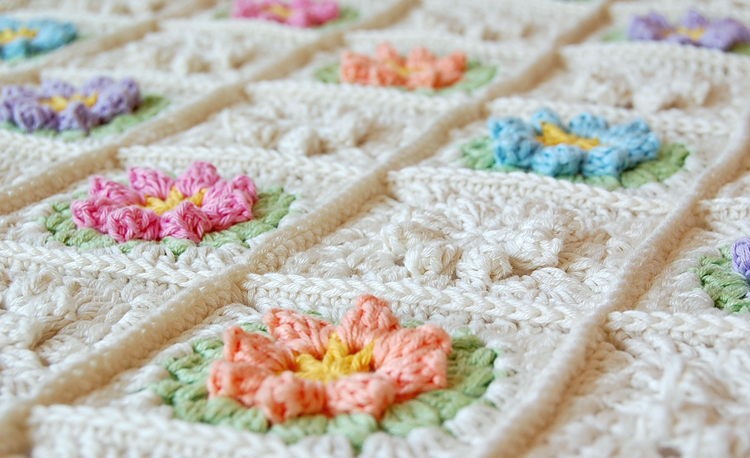 Primavera flowers baby blanket