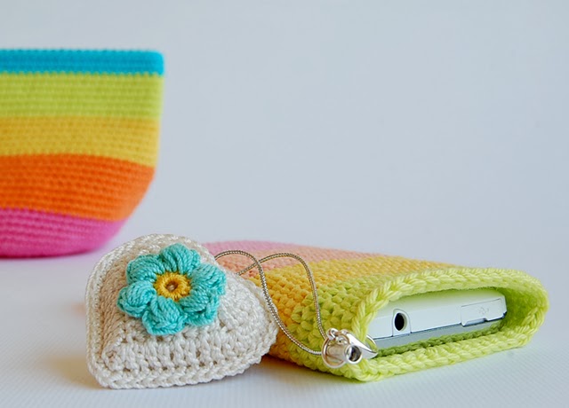 Rainbow phone pouch free pattern