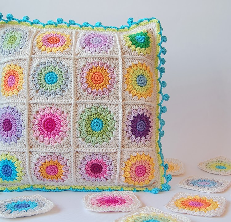 Rosie posie crochet cushion free pattern